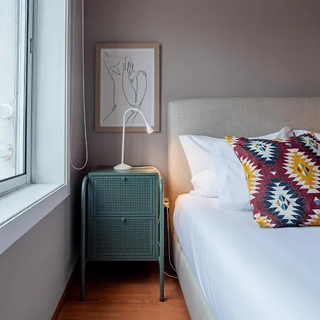 Taupe Perto Do Metro - Cedofeita, * Oporto