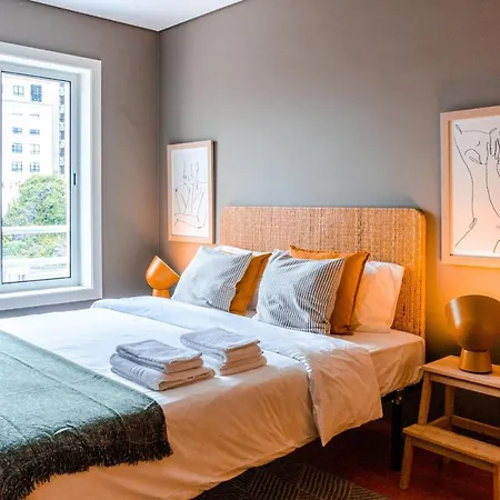 Sunny In The Heart Of Lapa - 5min Walk To Metro! Порту